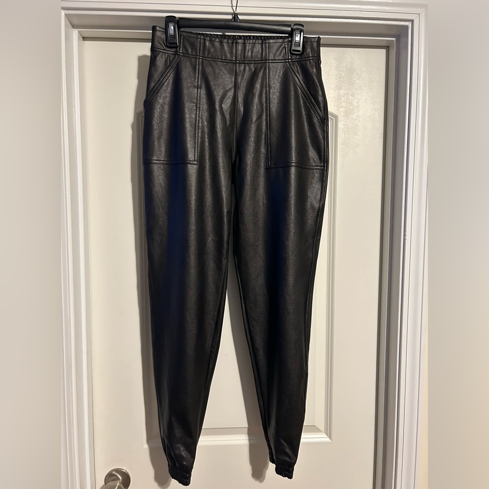 Spanx Women's $168 Noir Vegan Faux Leather Like Pull On Jogger Pants Size Small